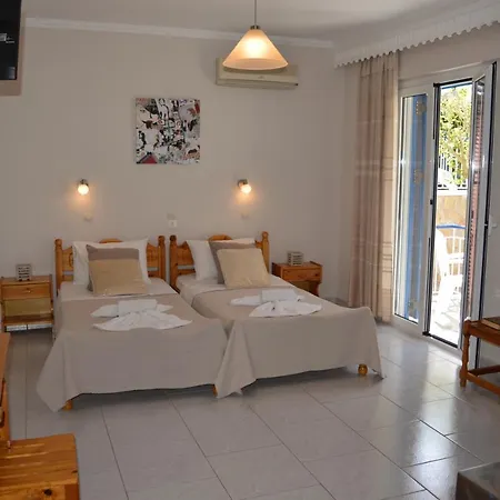 شقة فندقية Emilios Eleni 3*