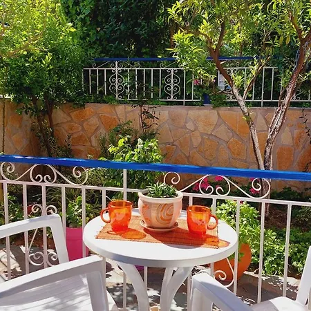 Emilios Eleni Apartahotel