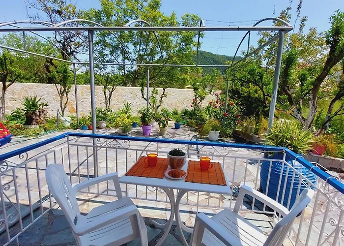 Emilios Eleni Nydri (Lefkada)